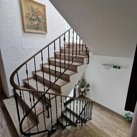 Zu Den Burgen * Kamp-Bornhofen