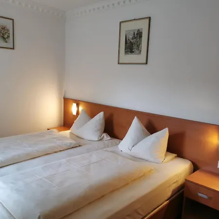 Zu Den Burgen * 캄프보른호펜