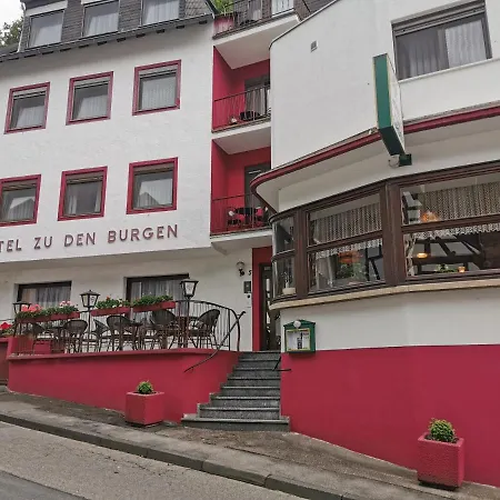 Zu Den Burgen Hotel *