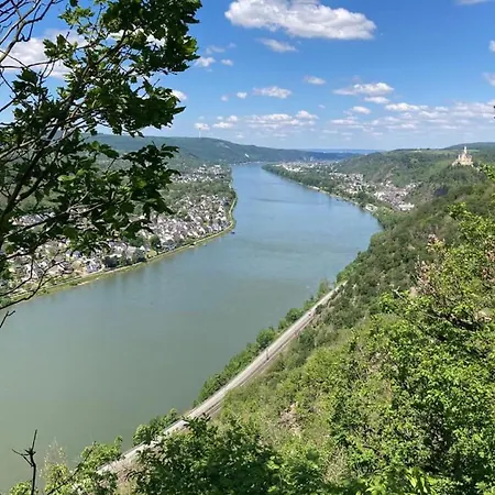 Zu Den Burgen 호텔 캄프보른호펜