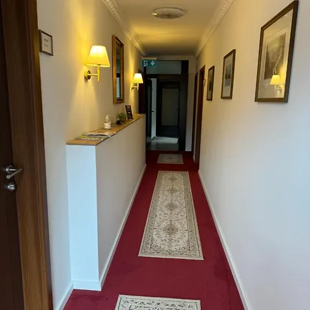 호텔 Zu Den Burgen *