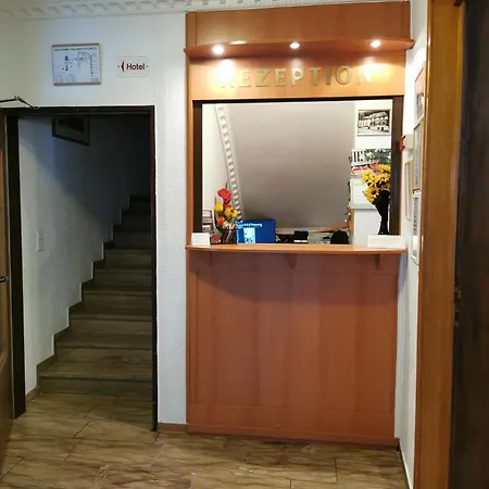 Zu Den Burgen Hotel