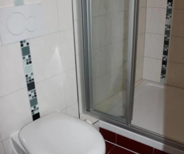 Zu Den Burgen * Kamp-Bornhofen