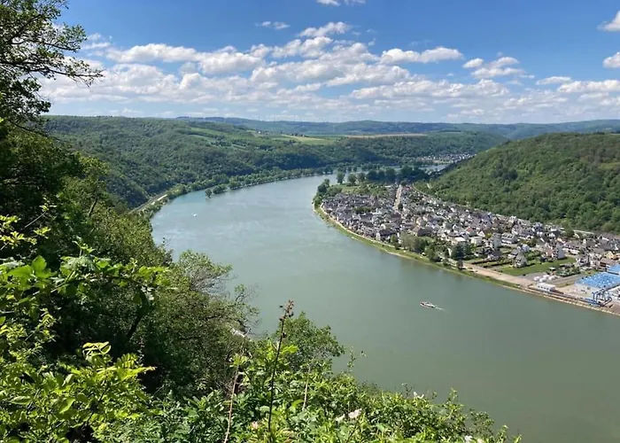 Zu Den Burgen Hotel *